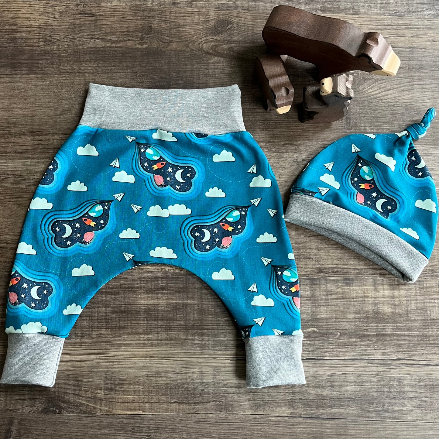 Space harem and knotted hat set - 0-3m