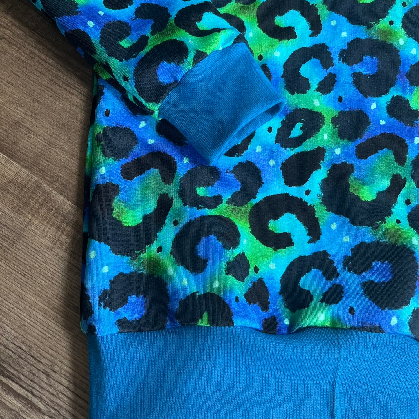 Leopard Blues Cosy Cowl - 3-4 Years - Ready to Post