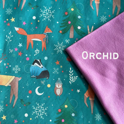 Christmas Friends - Green - Shortie Shorts