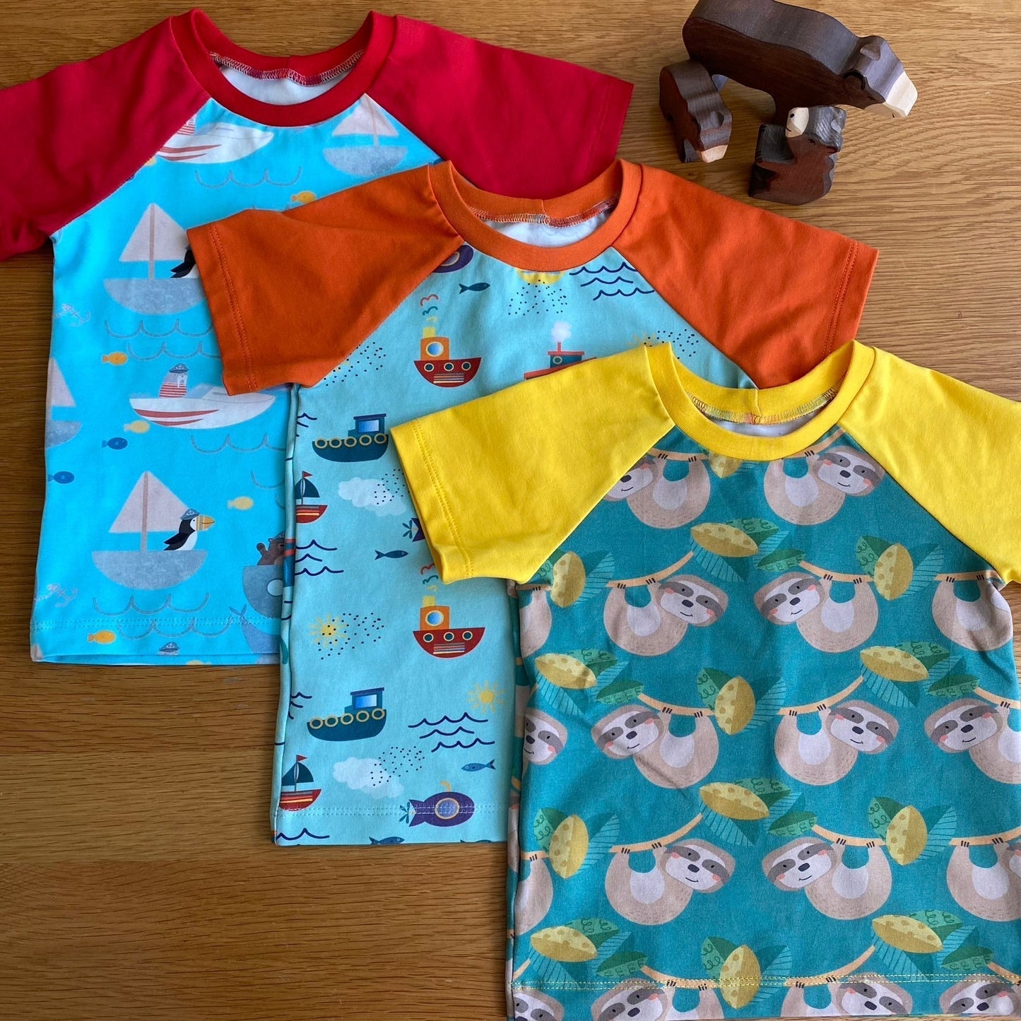 Christmas Friends - Blue - Short Sleeve T-Shirts