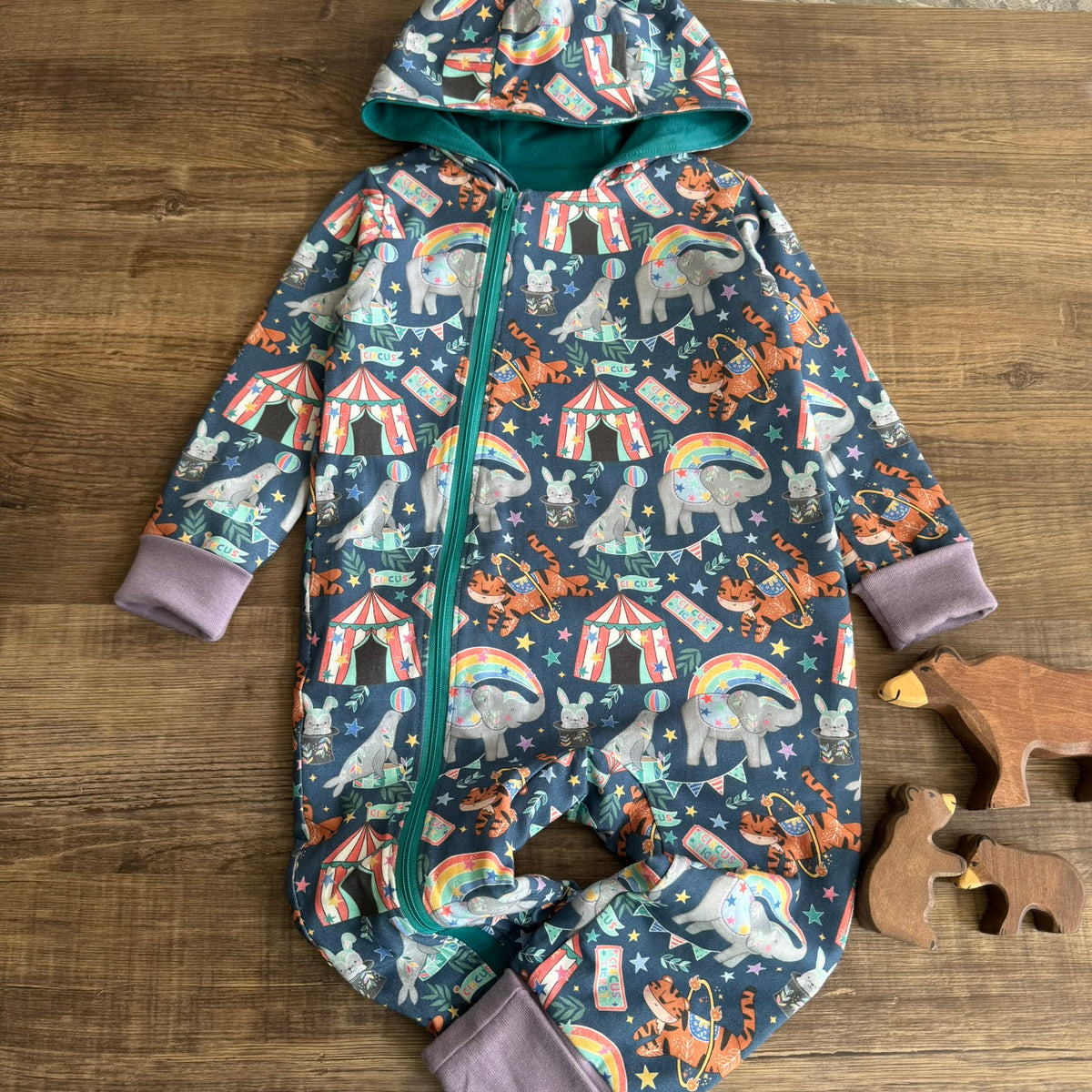 Long zip snug-all - circus fun - 18-24m - ready to post