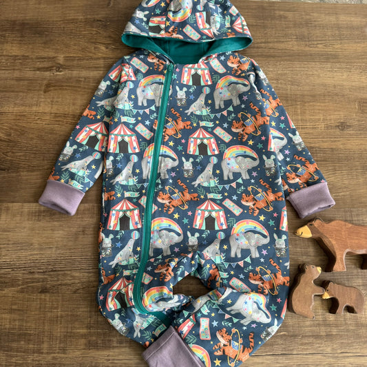 Long zip snug-all - circus fun - 18-24m - ready to post